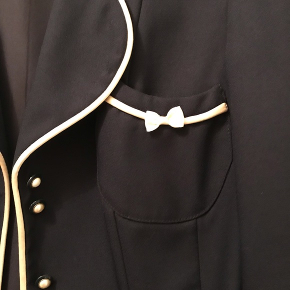 Classic tailored navy blazer with light pink silk piping, light weigh material - Picture 3 of 5